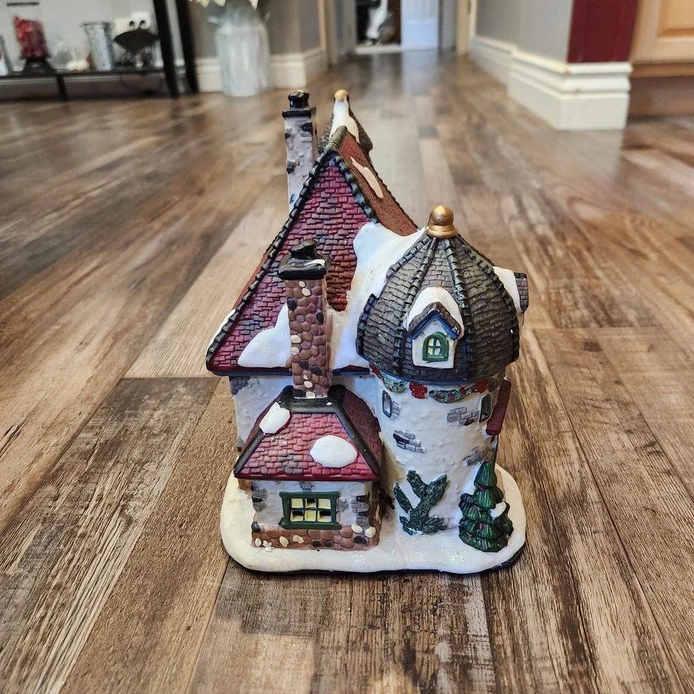 Santa's Workshop Illuminated Christmas Village House Ceramic Fiber Optic Xmas